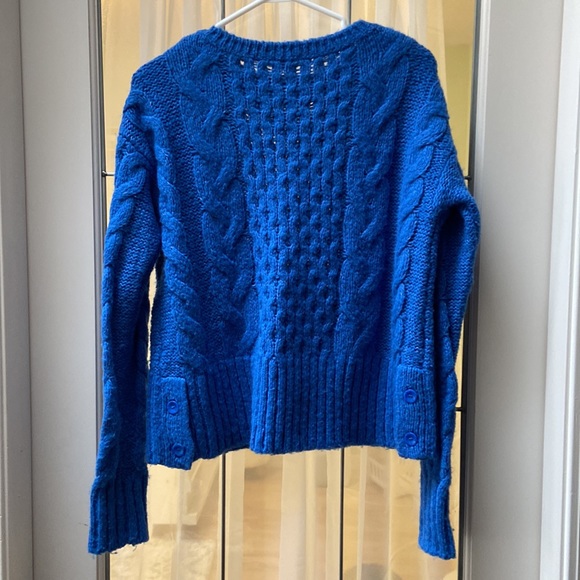 Blue sweater - small - Picture 3 of 3